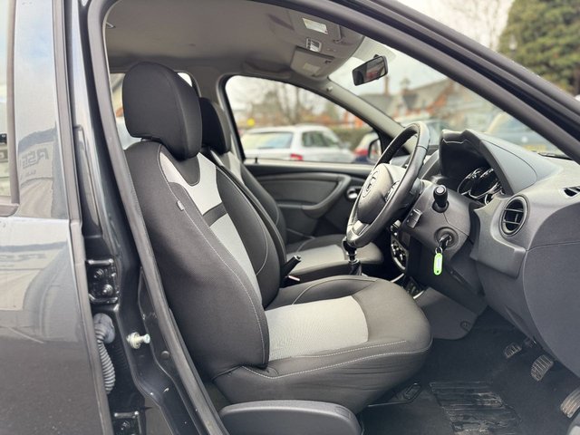 2017 DACIA DUSTER 1.5 dCi Laureate SUV 5dr Diesel Manual Euro 6 (s/s) (110 ps) - Photo 12