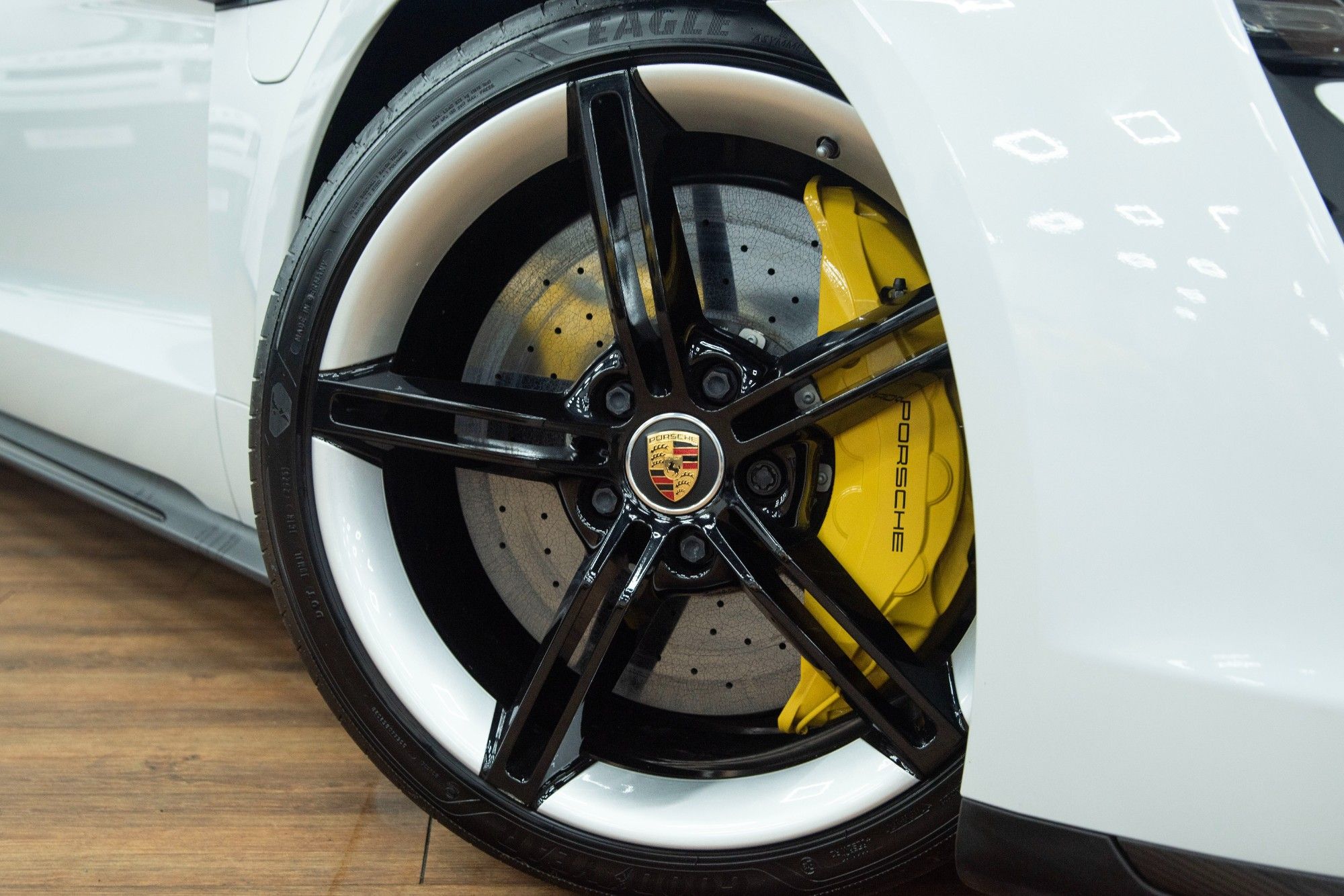 USED 2022 71 PORSCHE TAYCAN Performance Plus 93.4kWh Turbo S Saloon 