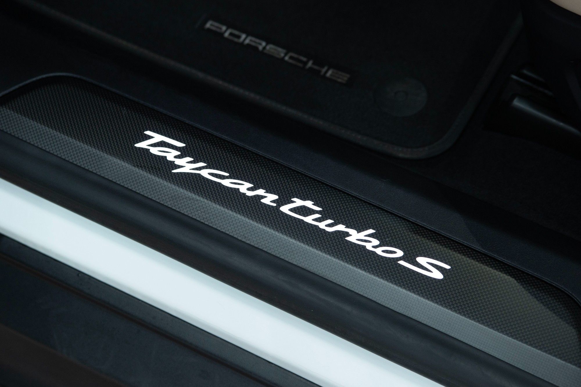 USED 2022 71 PORSCHE TAYCAN Performance Plus 93.4kWh Turbo S Saloon 