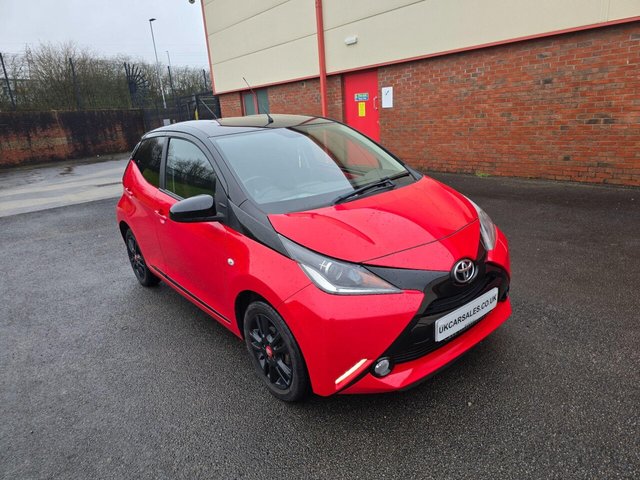 2017 TOYOTA AYGO - Photo 2