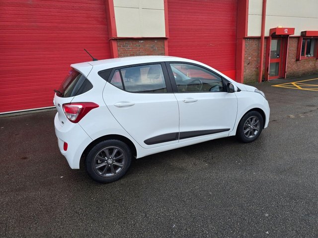 2015 HYUNDAI I10 - Photo 12