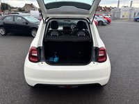 USED 2025 25 FIAT 500E 42kWh Hatchback 3dr Electric Auto (118 ps) 