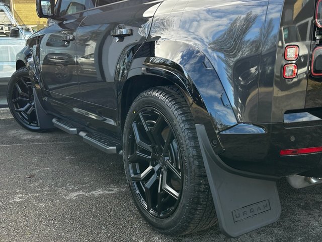 2026 Land Rover DEFENDER 110 - Photo 9