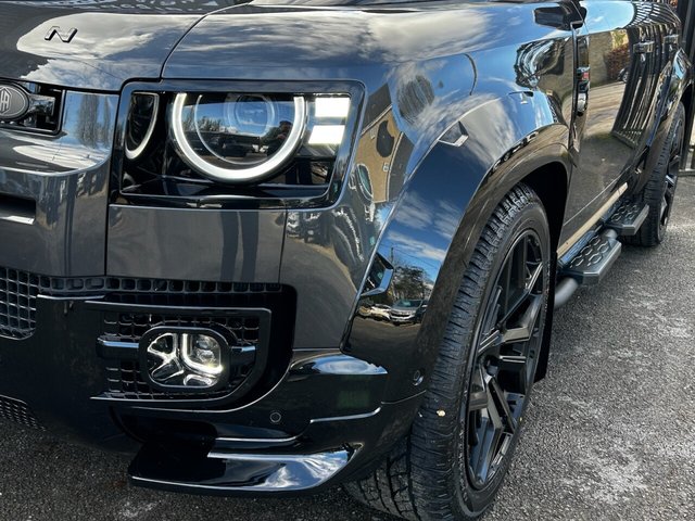 2026 Land Rover DEFENDER 110 - Photo 10