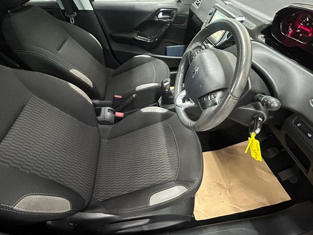 2015 PEUGEOT 208 - Photo 9