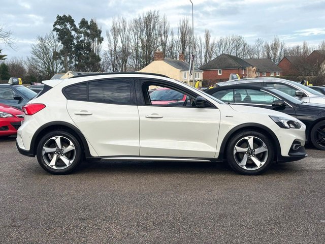 2020 FORD FOCUS - Photo 12