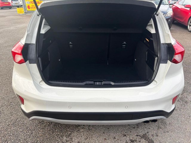 2020 FORD FOCUS - Photo 9