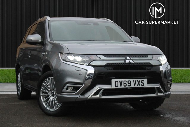 2019 OUTLANDER 2.4H TWINMOTOR 13.8KWH EXCEED SAFETY SUV 5DR PETROL PLUG IN HYBRID CVT... photo