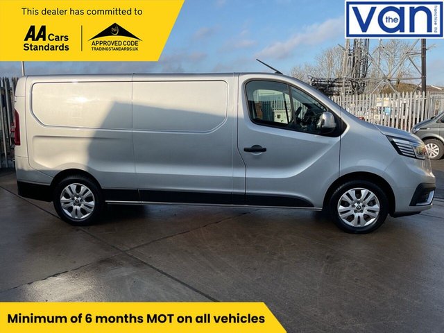 2023 RENAULT TRAFIC - Photo 3