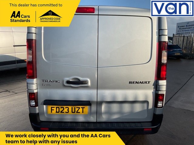 2023 RENAULT TRAFIC - Photo 5