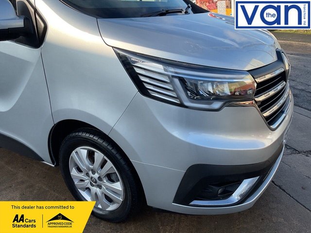 2023 RENAULT TRAFIC - Photo 11
