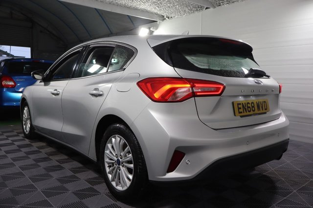 2019 FORD FOCUS 1.5 EcoBlue Titanium Hatchback 5dr Diesel Manual Euro 6 (s/s) (120 ps) - Photo 4