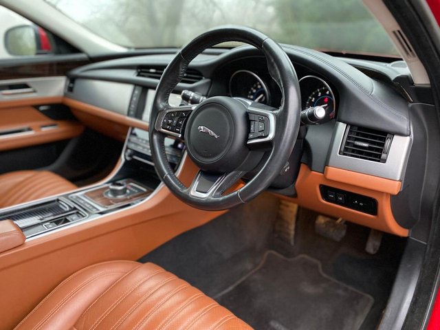 2018 JAGUAR XF 2.0i Portfolio Saloon 4dr Petrol Auto Euro 6 (s/s) (200 ps) - Photo 8
