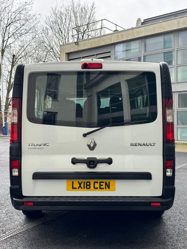 2018 RENAULT TRAFIC 1.6 dCi ENERGY 29 Business Minibus Double Cab 5dr Diesel Manual LWB Euro 6 (s/s) (9 Seat) (125 ps) - Photo 7