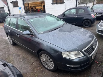 2010 VOLKSWAGEN PASSAT