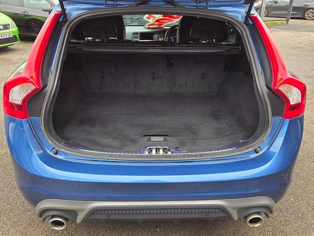 2016 VOLVO V60 - Photo 11