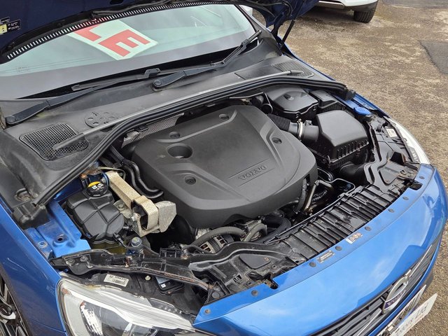 2016 VOLVO V60 - Photo 9