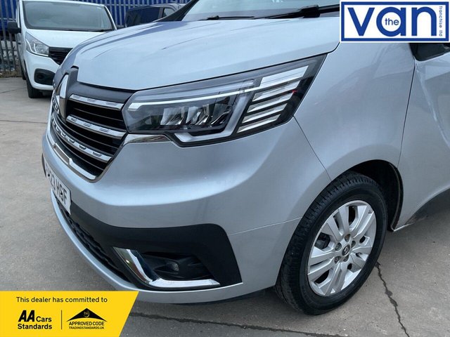 2023 RENAULT TRAFIC - Photo 11