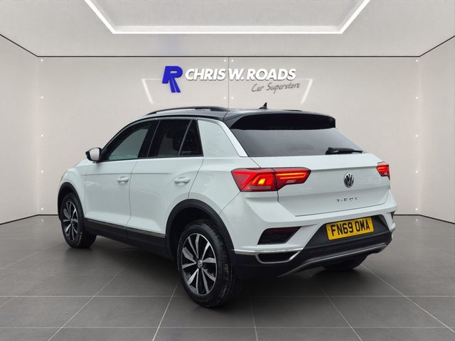 2019 Volkswagen T-Roc 1L Design 5dr - Photo 2