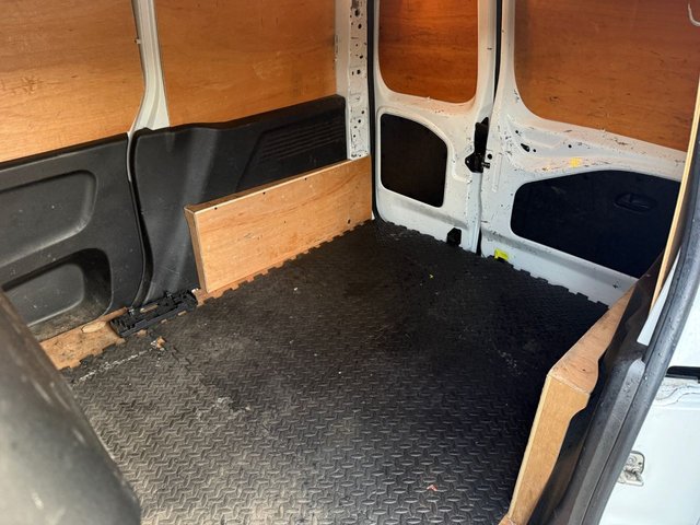 2021 PEUGEOT PARTNER - Photo 10