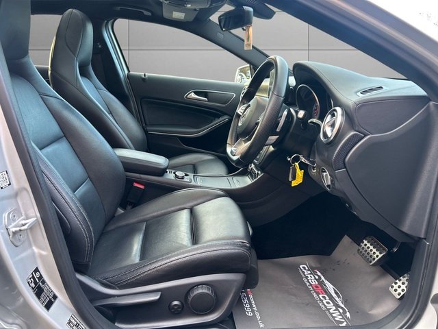 2016 MERCEDES-BENZ A-CLASS 2.1 A220d AMG Line (Executive) Hatchback 5dr Diesel 7G-DCT Euro 6 (s/s) (177 ps) - Photo 11