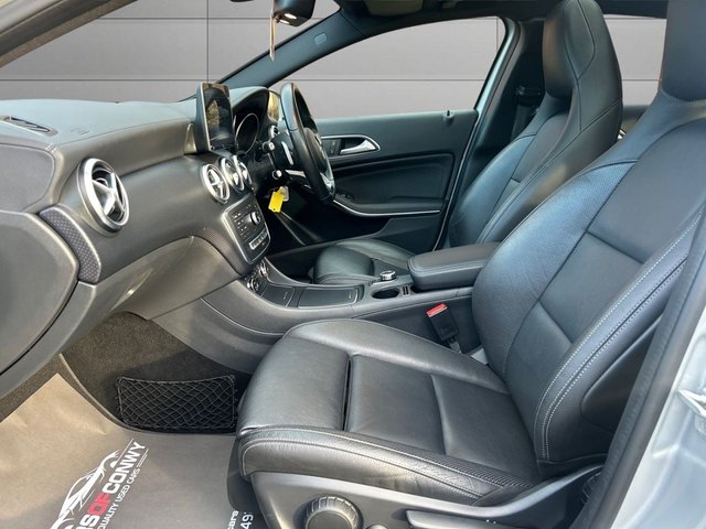 2016 MERCEDES-BENZ A-CLASS 2.1 A220d AMG Line (Executive) Hatchback 5dr Diesel 7G-DCT Euro 6 (s/s) (177 ps) - Photo 12