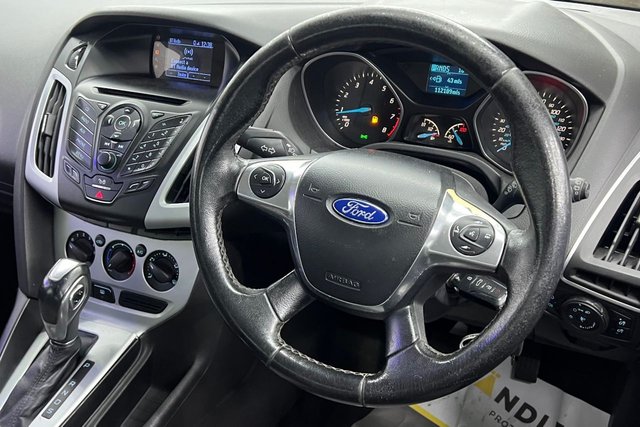 2013 FORD FOCUS 2013 1.6 Zetec Hatchback 5dr Petrol Powershift Euro 5 (125 ps) - Photo 3