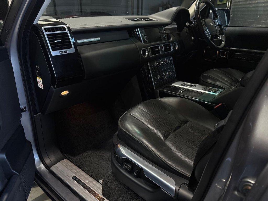 USED 2012 62 LAND ROVER RANGE ROVER 4.4 TD V8 Westminster SUV 5dr Diesel Auto 4WD Euro 5 (313 bhp) CLEAR GLASS|GREAT HISTORY