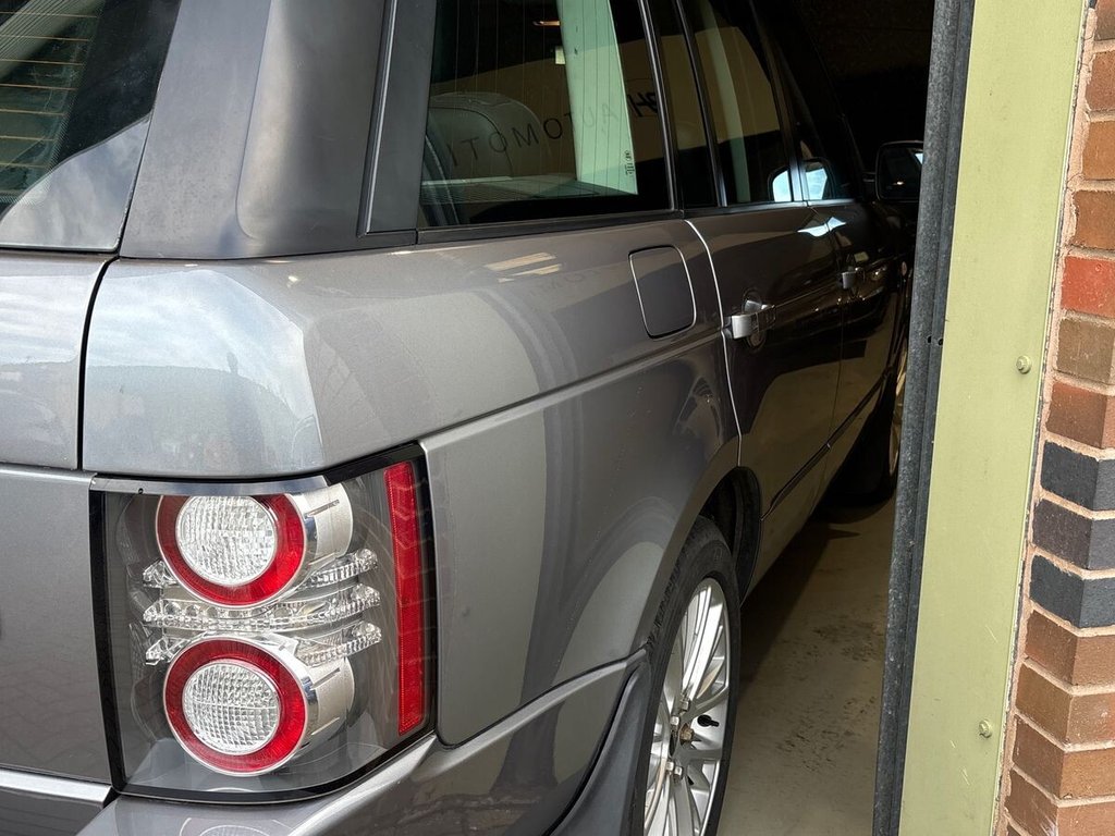 USED 2012 62 LAND ROVER RANGE ROVER 4.4 TD V8 Westminster SUV 5dr Diesel Auto 4WD Euro 5 (313 bhp) CLEAR GLASS|GREAT HISTORY