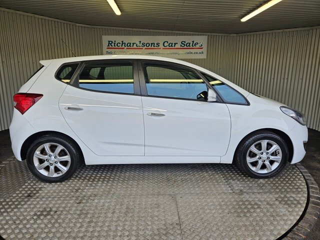 2016 HYUNDAI IX20 - Photo 2