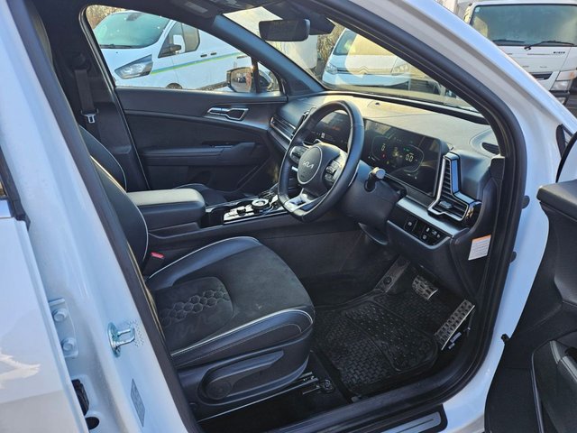 2024 KIA SPORTAGE 1.6 h T-GDi GT-Line SUV 5dr Petrol Hybrid Auto Euro 6 (s/s) (207 bhp) - Photo 11