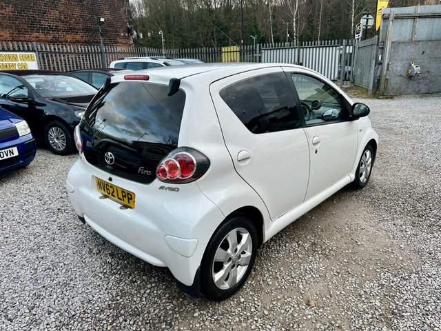 2013 TOYOTA AYGO 1.0 VVT-i Fire Hatchback 5dr Petrol Manual Euro 5 (67 ps) - Photo 4