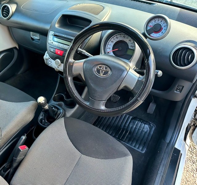 2013 TOYOTA AYGO 1.0 VVT-i Fire Hatchback 5dr Petrol Manual Euro 5 (67 ps) - Photo 11