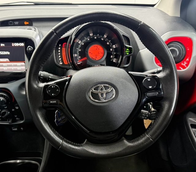 2019 TOYOTA AYGO - Photo 10