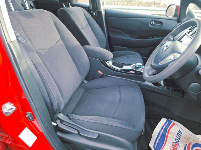 2017 NISSAN LEAF - Photo 8