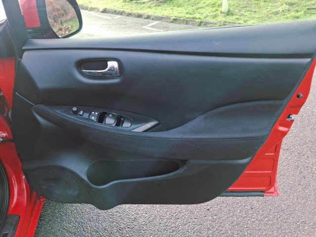 2017 NISSAN LEAF - Photo 6