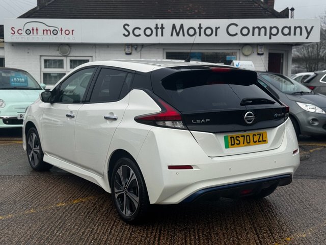 2020 NISSAN LEAF - Photo 2