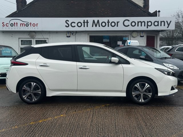 2020 NISSAN LEAF - Photo 10