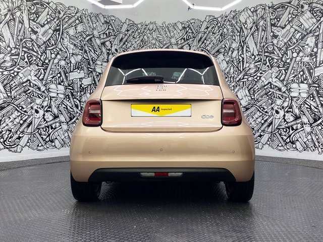 2022 Fiat 500e - Photo 10