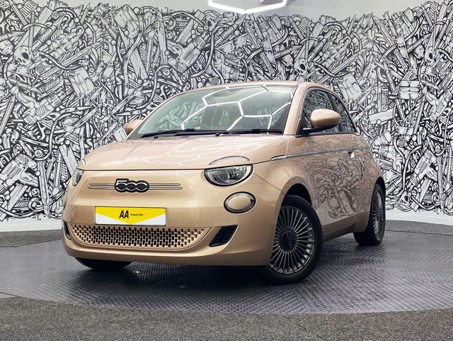 2022 Fiat 500e - Photo 8