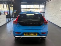 USED 2015 65 VOLVO V40 1.5 T2 R-Design Hatchback 5dr Petrol Auto Euro 6 (s/s) (122 ps) Bluetooth - DAB radio - 2 Keys
