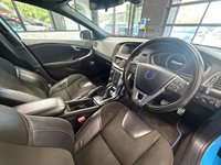 USED 2015 65 VOLVO V40 1.5 T2 R-Design Hatchback 5dr Petrol Auto Euro 6 (s/s) (122 ps) Bluetooth - DAB radio - 2 Keys