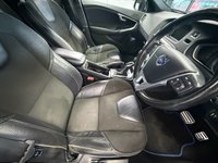 USED 2015 65 VOLVO V40 1.5 T2 R-Design Hatchback 5dr Petrol Auto Euro 6 (s/s) (122 ps) Bluetooth - DAB radio - 2 Keys