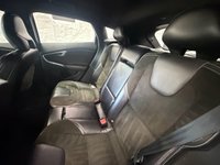 USED 2015 65 VOLVO V40 1.5 T2 R-Design Hatchback 5dr Petrol Auto Euro 6 (s/s) (122 ps) Bluetooth - DAB radio - 2 Keys