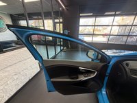 USED 2015 65 VOLVO V40 1.5 T2 R-Design Hatchback 5dr Petrol Auto Euro 6 (s/s) (122 ps) Bluetooth - DAB radio - 2 Keys