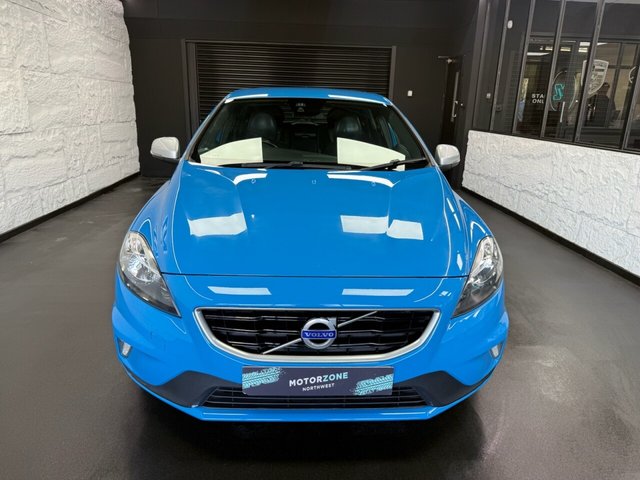 2015 VOLVO V40 - Photo 4