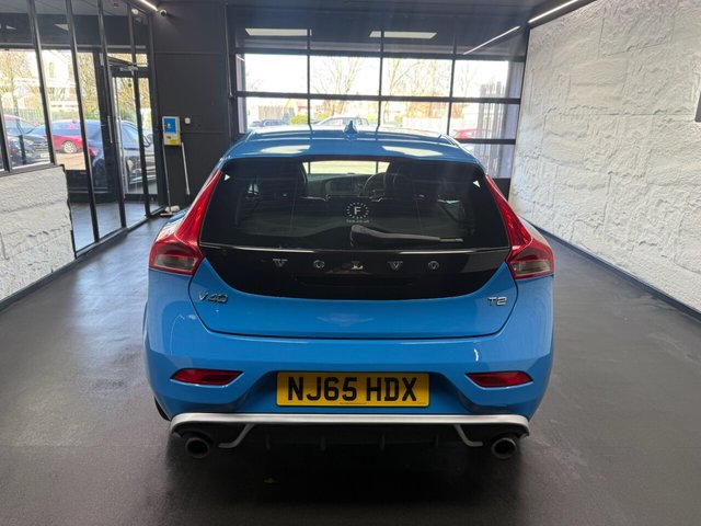 2015 VOLVO V40 - Photo 10