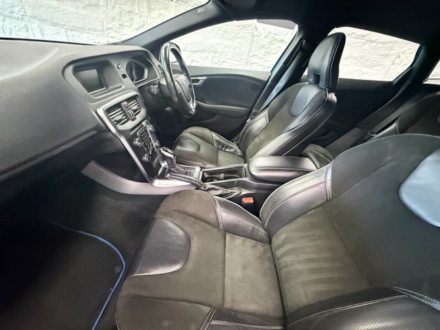 2015 VOLVO V40 - Photo 7