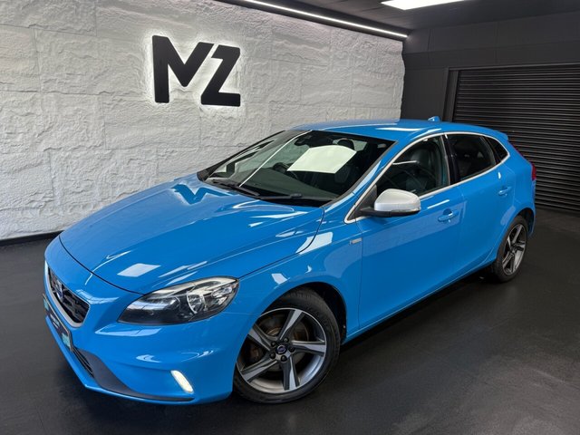 View our VOLVO V40