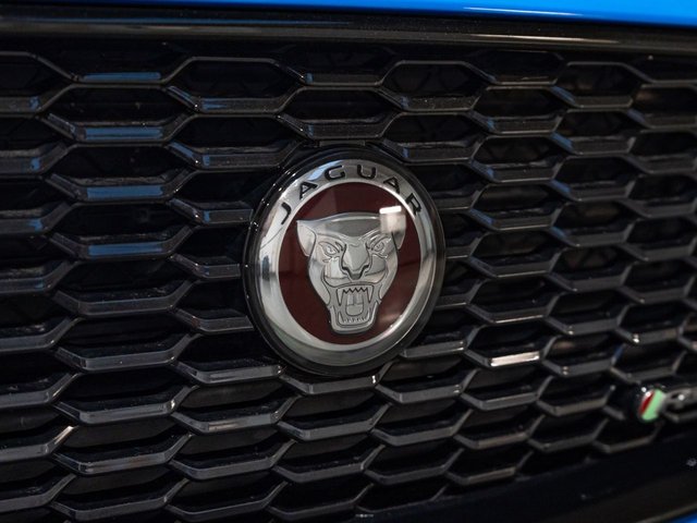 2020 Jaguar Xe 2L Reims Edition 4dr - Photo 4